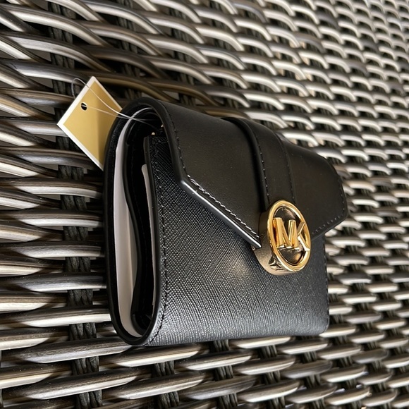 MICHAEL KORS CARMEN MEDIUM LOGO AND FAUX LEATHER WALLET BLACK - Picture 14 of 15